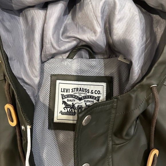 Levis Hooded Rain Jacket - Picture 4 of 5